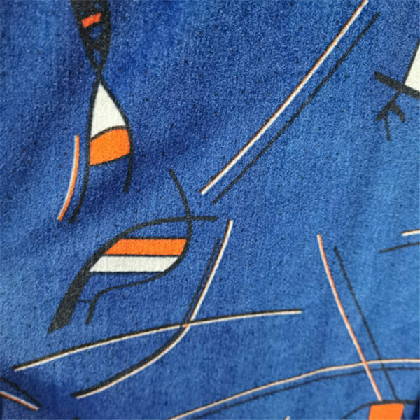 Tkanina obiciowa w kolorze niebieskim